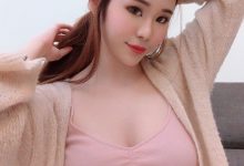 馬來西亞天氣太熱，妹子衣服穿不住！乳量豐滿妹子最愛細肩帶背心，滿到要掉出來啦！-德州扑克迷