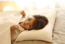 媽媽發現女兒房中小藥丸超震怒！沒想到丟進水裡就氣消-德州扑克迷