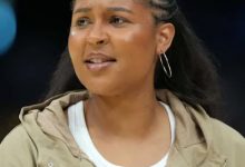 大发体育-玛雅在乔丹名人堂入选前重现了乔丹标志性戒指照,大发助力你的致富之路!-德州扑克迷