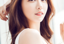 佔據學校版面甚至連製作單位都曾打電話詢問,網友期待成為第二個性感女團成員的佳英-德州扑克迷