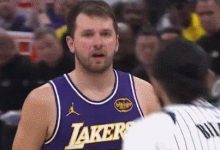 大发体育-东契奇和比塔泽互喷吃T 下场将被停赛，大发助力你的致富之路！-德州扑克迷