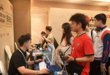 【EV扑克】第三届国门杯次日 | 广西三月三，主赛A组开打共135人次参赛，林峰CL携35人晋级第二轮，邓彪勇夺开幕赛冠军-德州扑克迷