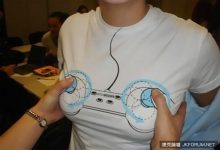 打電動順便揉胸部 這絕對是性愛科技趨勢-德州扑克迷
