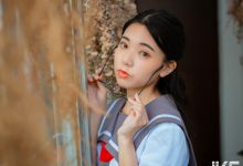 制服正妹「瑀彤」無辜感讓人融化，勾起你兒時的初戀回憶！-德州扑克迷