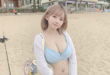 沙灘發現「超兇白嫩正妹」飽滿事業心太亮眼！甜美的「天菜顏值」氣質瞬間滿出來-德州扑克迷