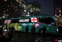 迈博体育 英格兰抵达墨西哥遭球迷辱骂，酒店外安保升级备战严峻考验-德州扑克迷