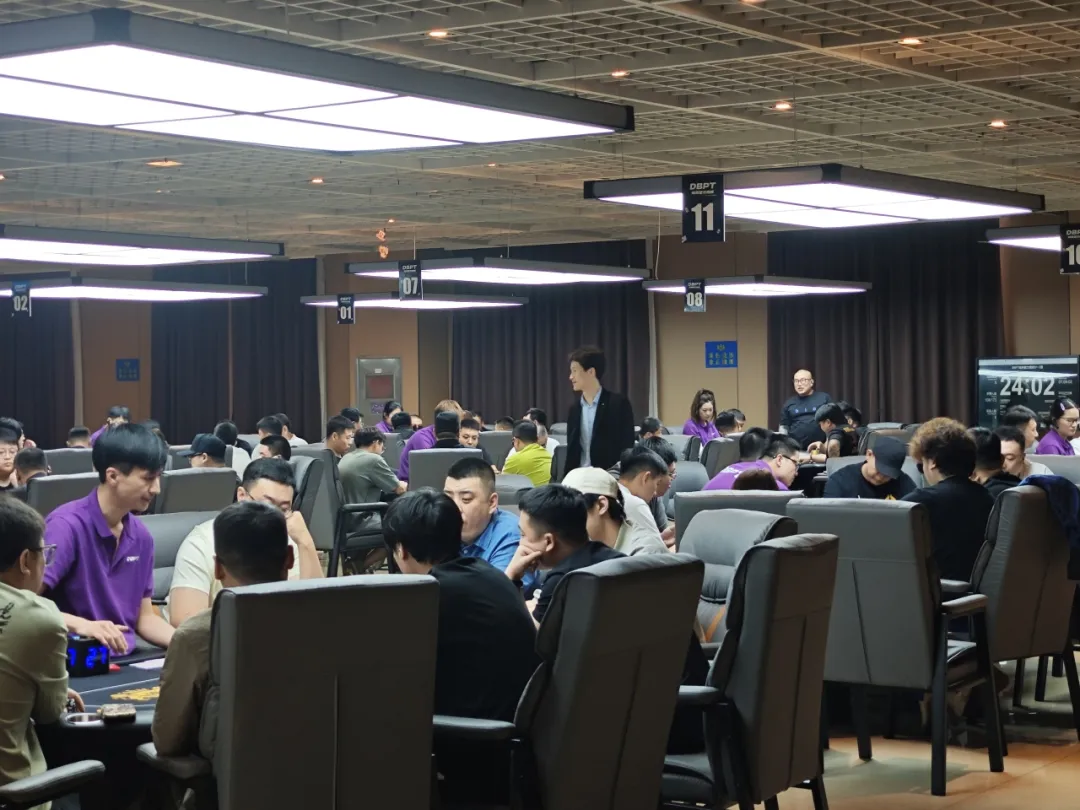【EV扑克】DBPT葫芦岛站C组战报：270人次创单日新高，何先生118万记分牌登顶“东北王”