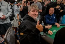 【EV扑克】WSOP主赛泡沫圈炸裂：Moneymaker出局，剩下的人全笑了-德州扑克迷