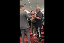 【EV扑克】规则书遇上荒诞剧：他坐错位置，全下了别人的记分牌并输掉，然后整个扑克圈吵翻了-德州扑克迷