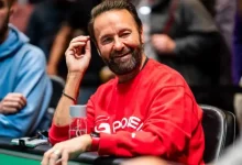 【EV扑克】三年前输掉30万后丹牛终于重返常规桌，这次他能笑着下播吗？-德州扑克迷