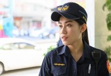想被逮捕！正妹女警「李芷儀」迴旋踢制伏歹徒影片爆紅　深邃輪廓氣質超獨特-德州扑克迷