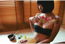 性感胴體就是畫布！最辣「美術正妹」在身上作畫，攝影師咕咕卟鏡頭下的女體畫作！-德州扑克迷